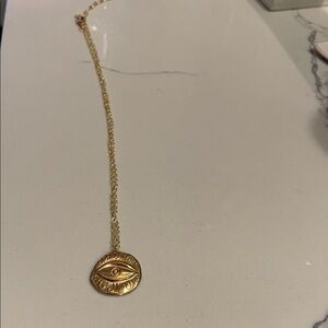 Chic Gold Eye Pendant Necklace